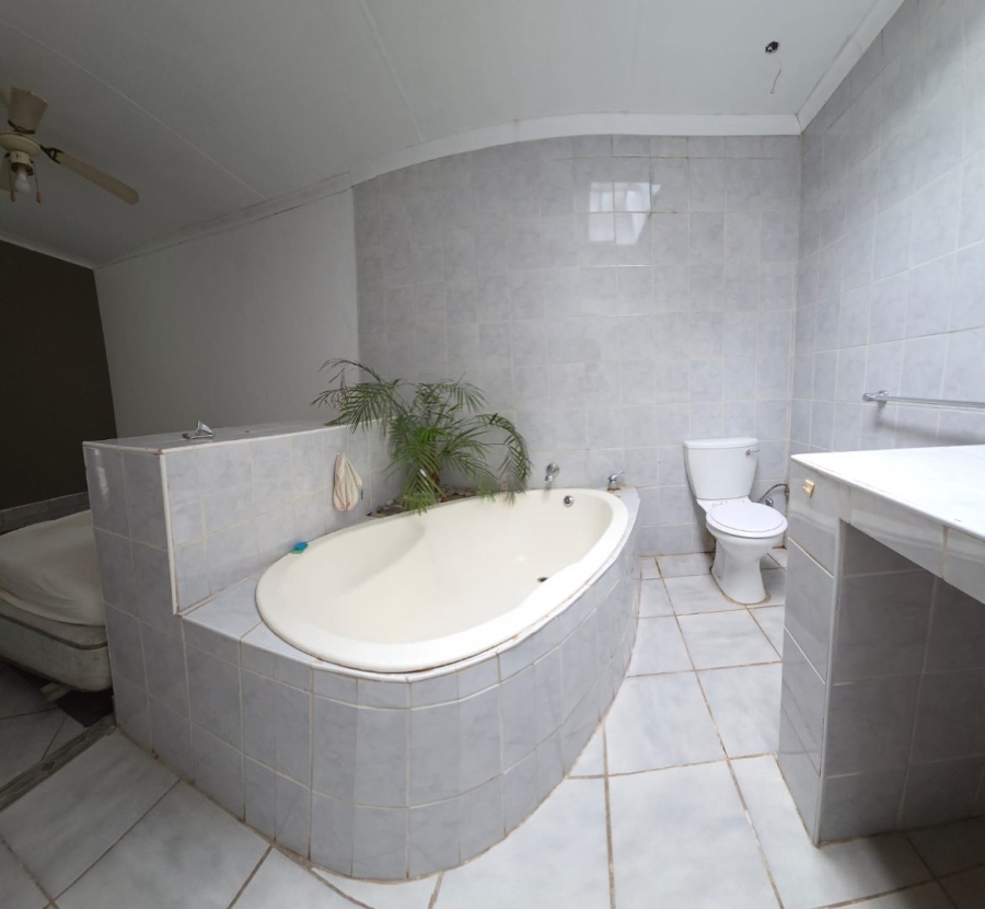 4 Bedroom Property for Sale in Kosmos North West